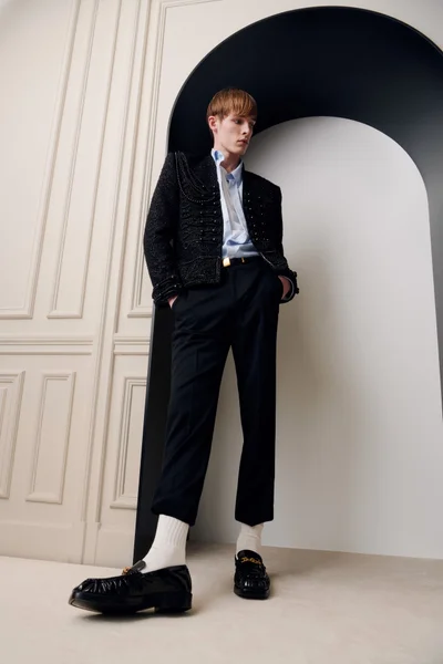 Look 16